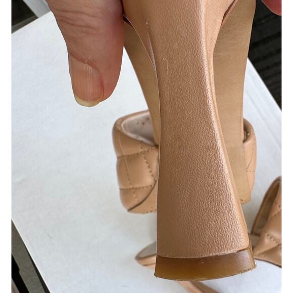 Vince Camuto Dulce de Leche Quilted Leather Mules Heels 9M Neutral Chic Classic - Picture 7 of 11